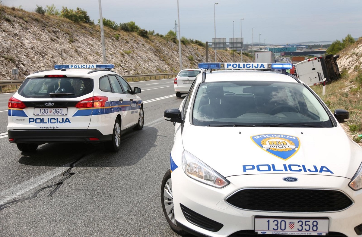 Policija uhitila 14 krijumčara migranata. Prokrijumčarili su najmanje 119 osoba